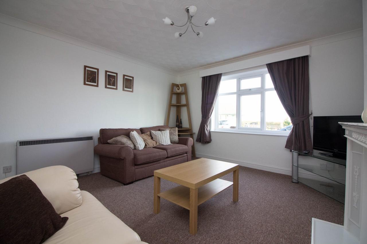 Lovely Sea Front House In Cleethorpes - Sleeps 6 Buitenkant foto